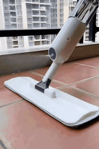 Spray Mop for Floor Cleaning – Microfiber Reusable Mop with 360° Swivel Head