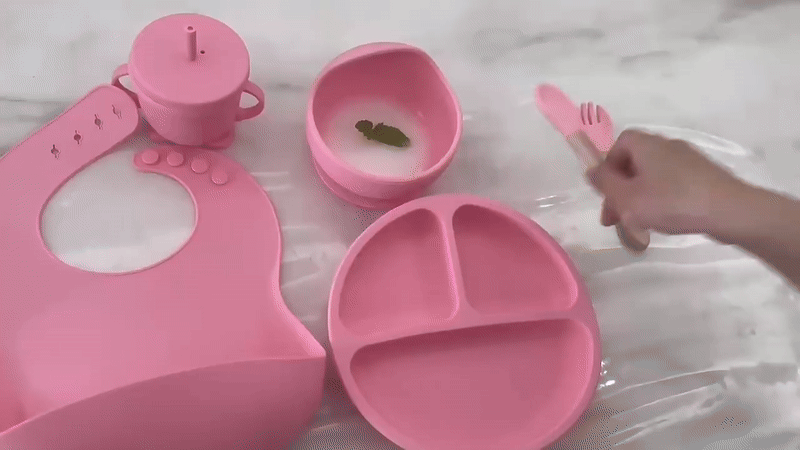 7-Piece Silicone Baby Feeding Set – Suction Plate, Bowl, Bib, Sippy Cup, Spoon & Fork